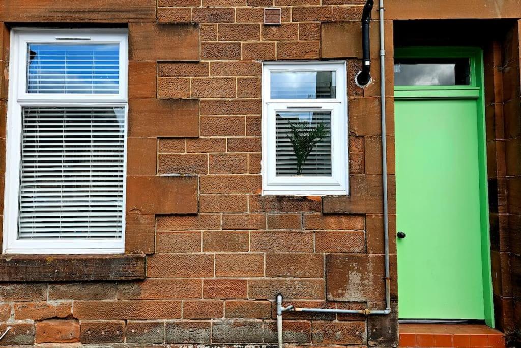 The Ferns - Shared Garden Apartment With Parking Darvel エクステリア 写真
