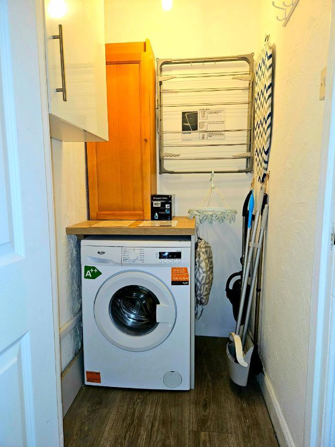 The Ferns - Shared Garden Apartment With Parking Darvel エクステリア 写真